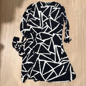 Ralph Lauren Black and White Abstract Long Sleeve Dress